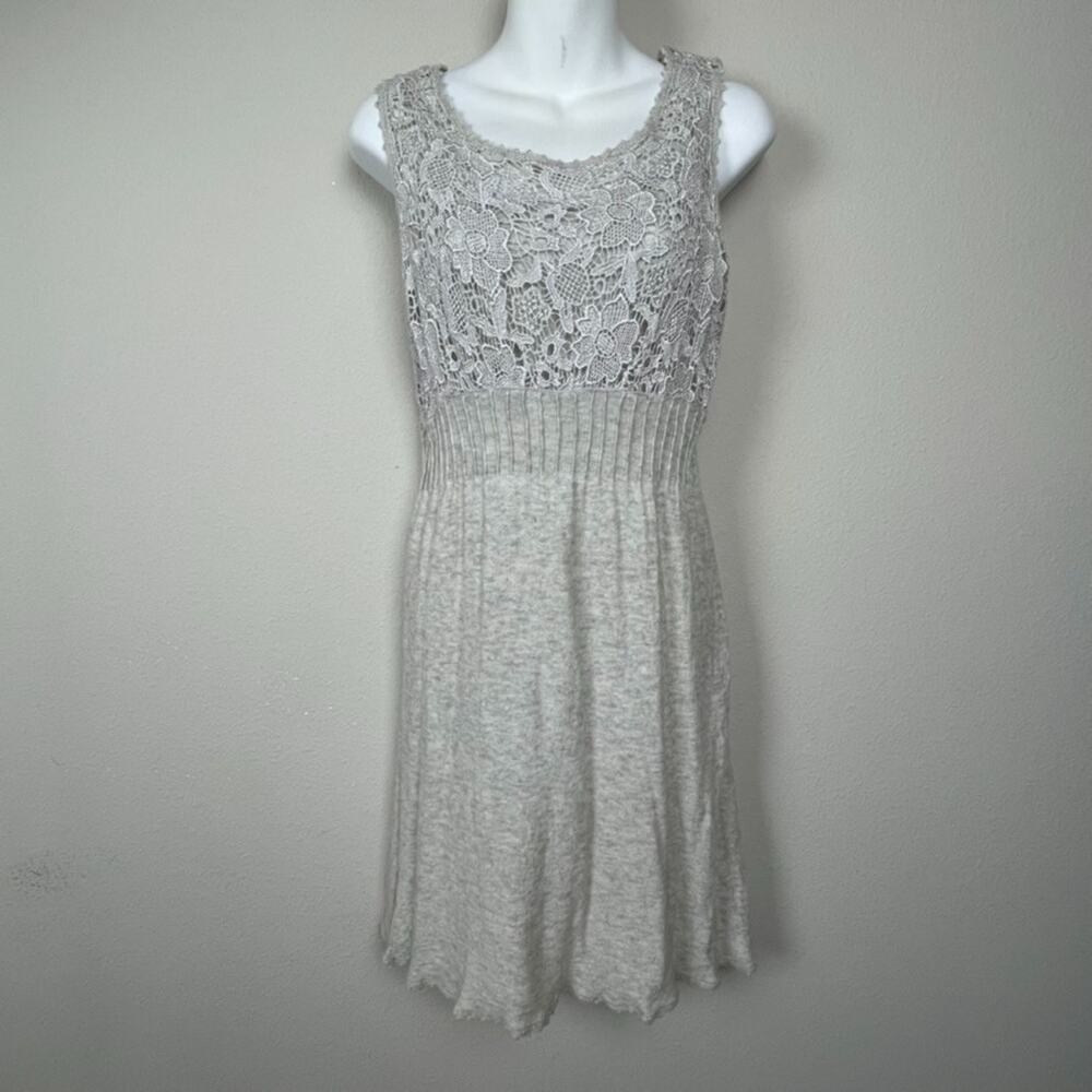 Knitted & Knotted Anthropologie Sleeveless Knit Dress Size S Light Gray Crochet